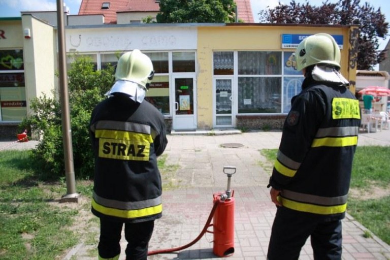 Nie ruszą się bez matki