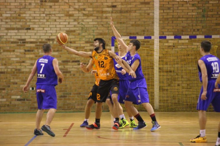 Dwa wyjazdy i ferie z koszykówką