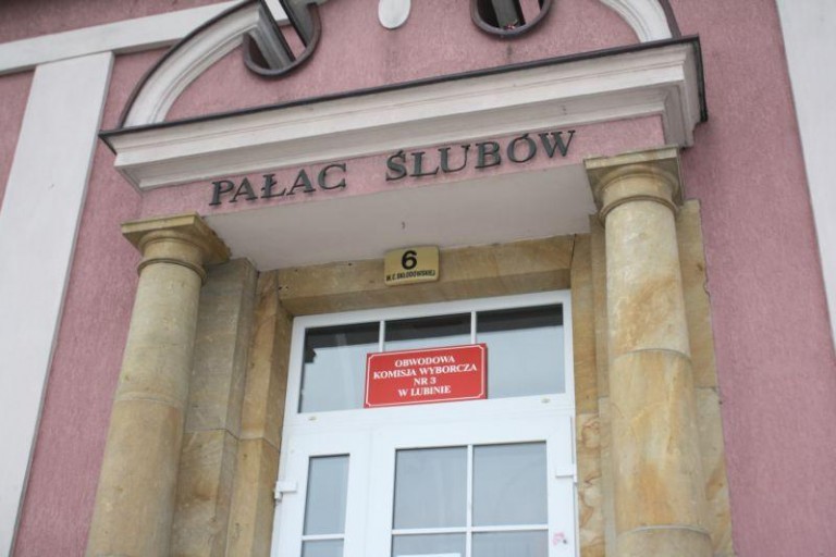 Na posłów i senatorów zagłosują z domu