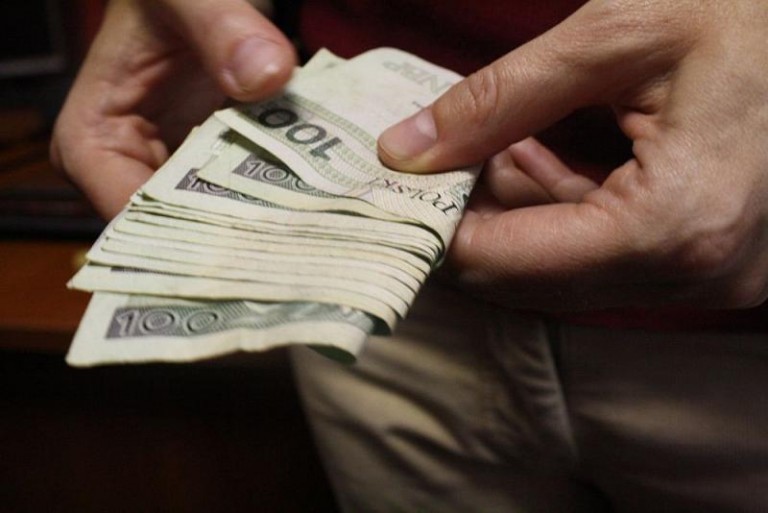 Pilnuj samochodu i kieszeni