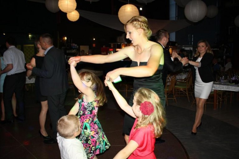 Czerwonka jedzie na bal