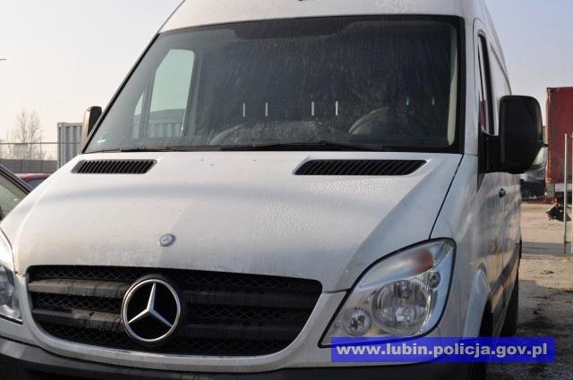 Odzyskali skradzionego mercedesa