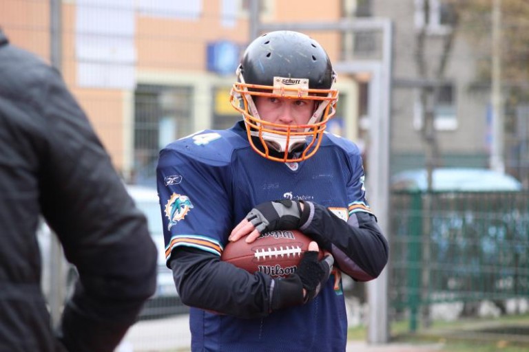 Odrzuć pilota, złap futbolówkę