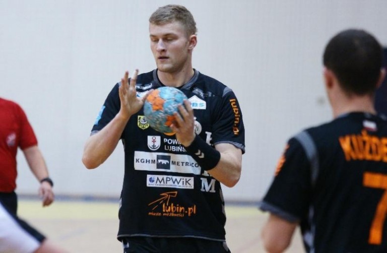 Sparing z sąsiadami zza miedzy