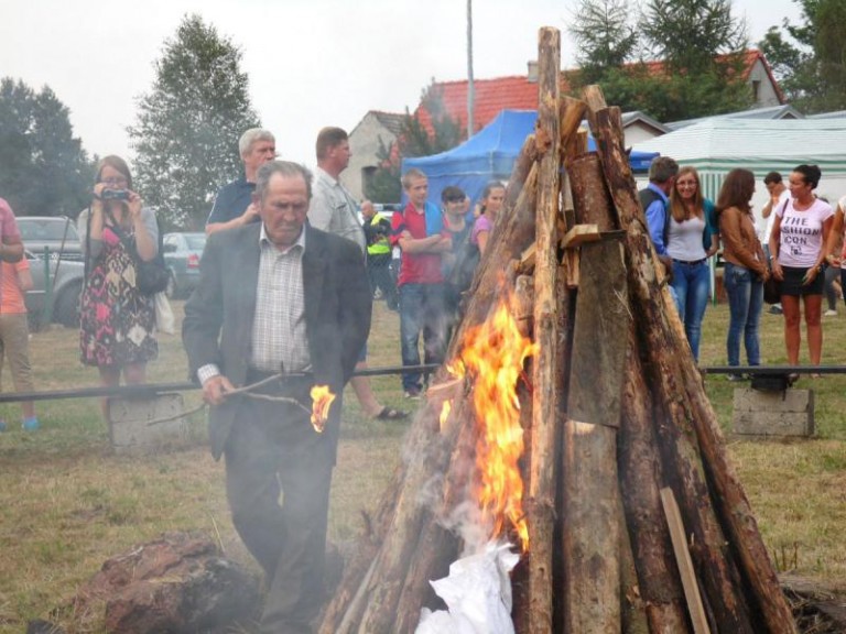 Znowu zapłonęła watra