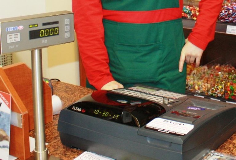 Napadli, pobili i okradli
