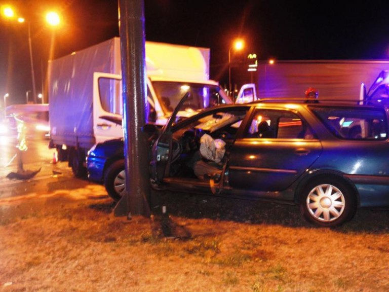 Ciężarówką w osobówkę