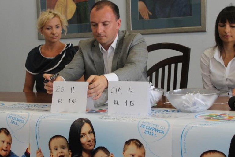 Kolejna trójka dostała pieniądze