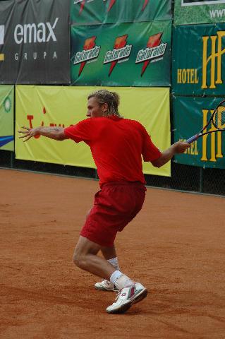 13 miejsc w dół