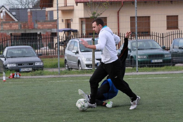 Pawia znów na boisku