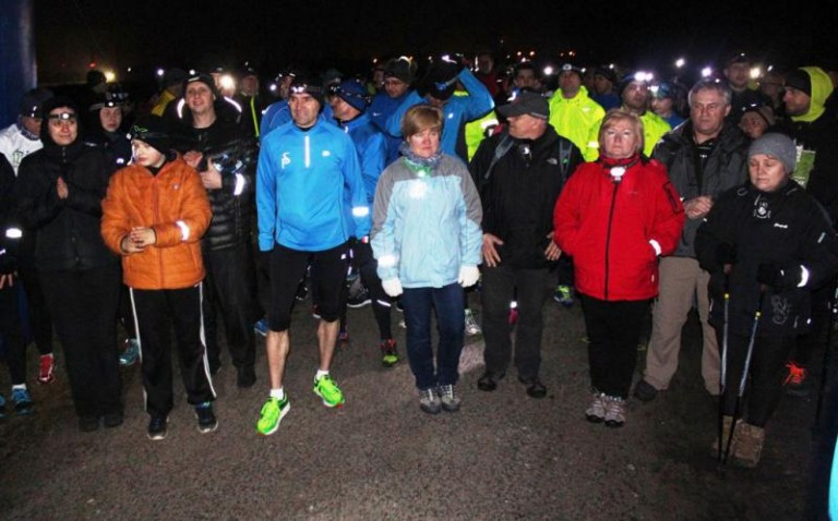 Biegali w nocy i zbierali pieniądze