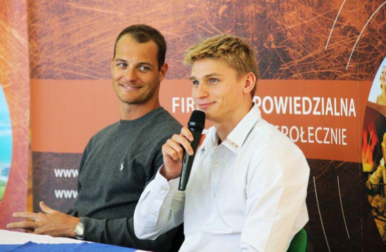 Pływacy w ogniu pytań