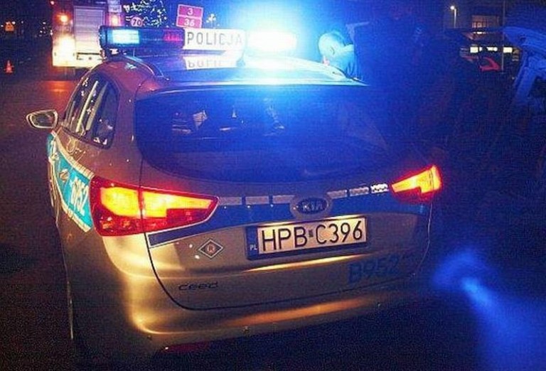 Zginął pieszy. Potrąciły go dwa auta