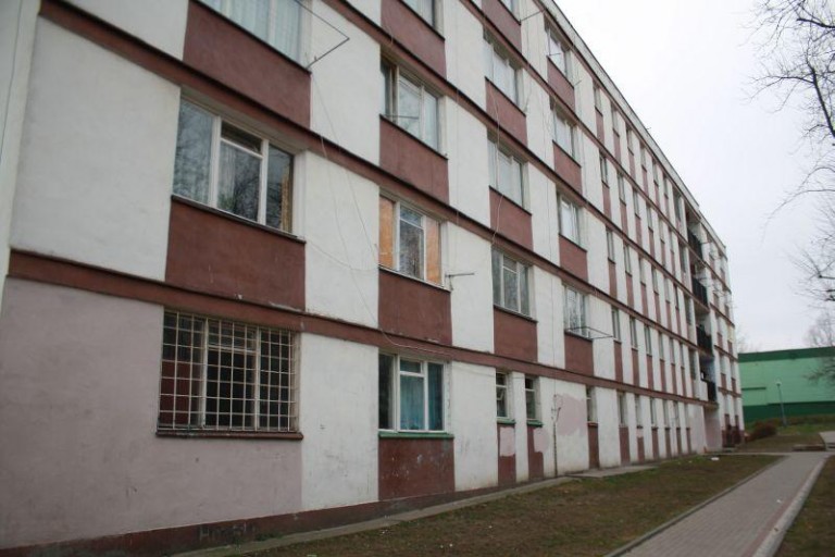 Terroryzuje sąsiadów. Policja dobrze go zna