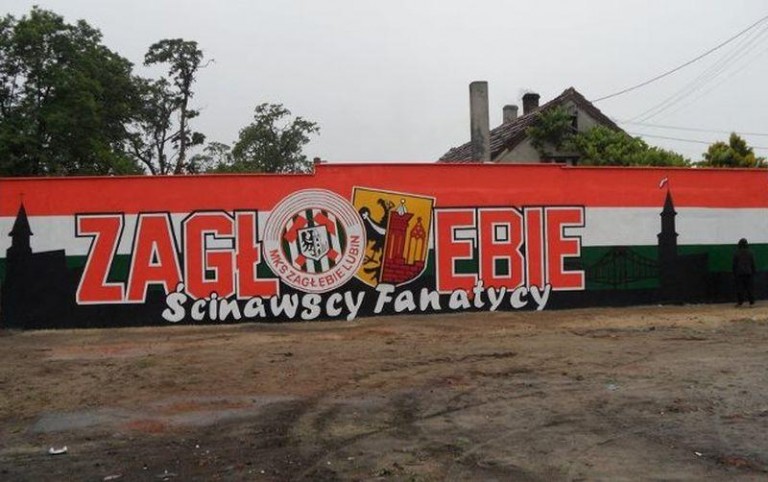 Kibice połączyli herby