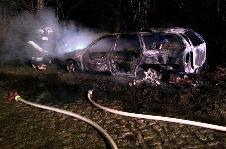 Spłonął samochód