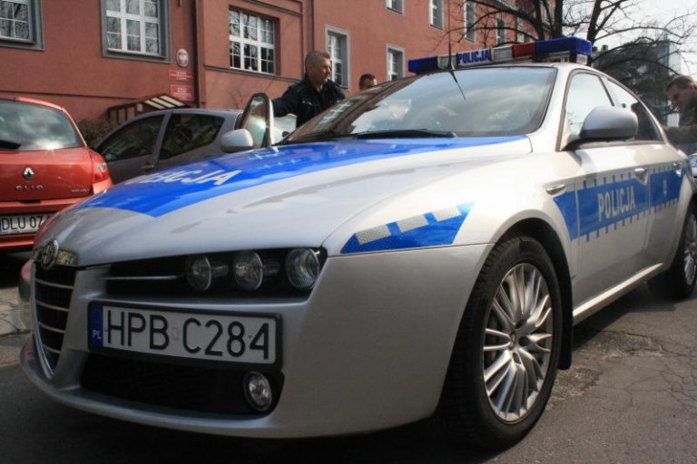 Policja będzie jeździć mercedesami