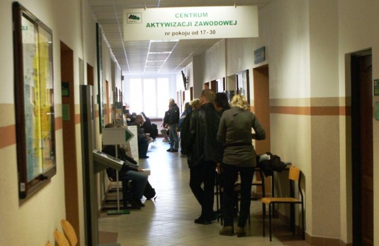 Co szósty bezrobotny ma wyższe wykształcenie