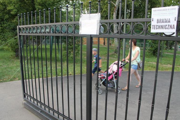 Otworzyli dodatkową bramę