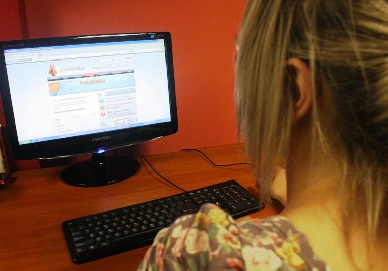 Miało być za darmo, muszą płacić po 100 zł