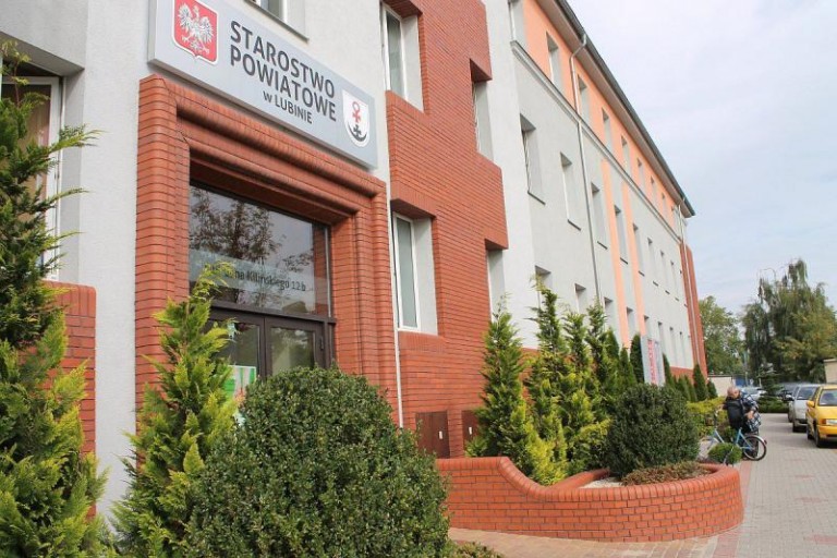 Długi weekend w urzędach