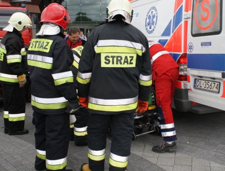 Ogień na Wroniej, mieszkańcy w szpitalu (FOTO)
