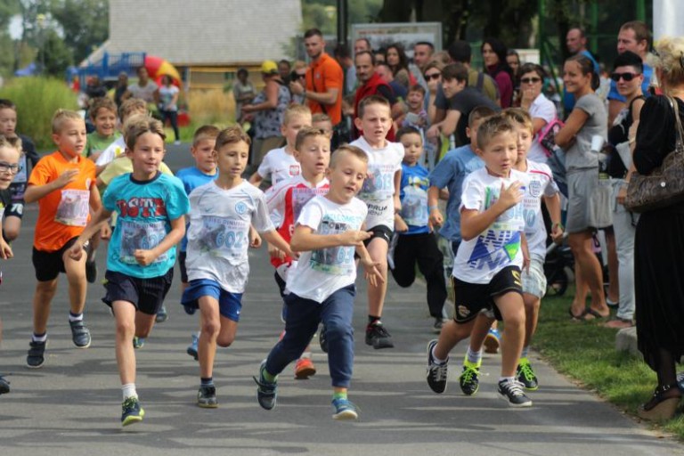 Ponad 200 dzieci w Biegu Dinusia