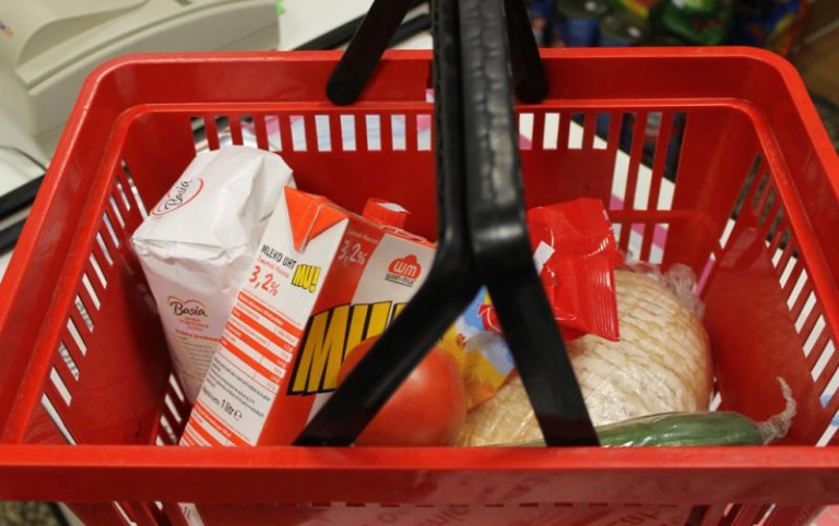 Wydrukował bony i robił zakupy