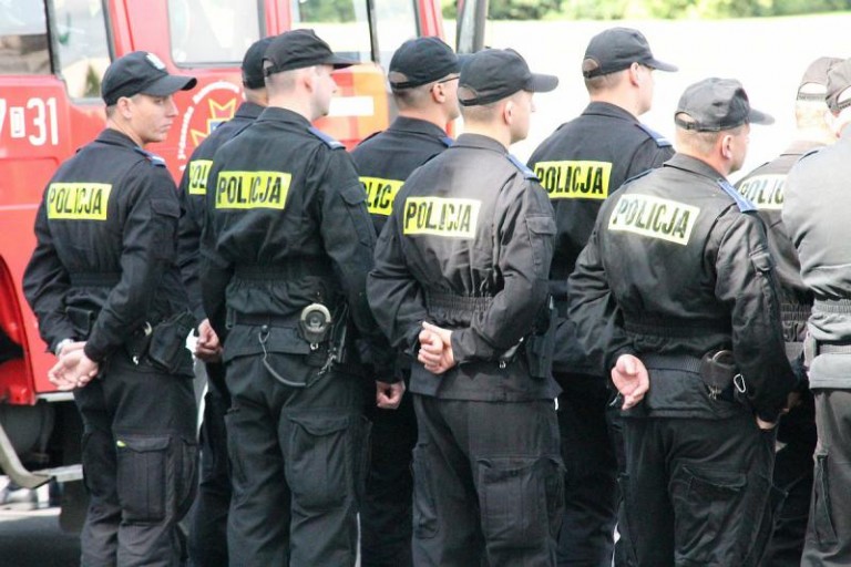 Potrzeba ośmiu nowych policjantów