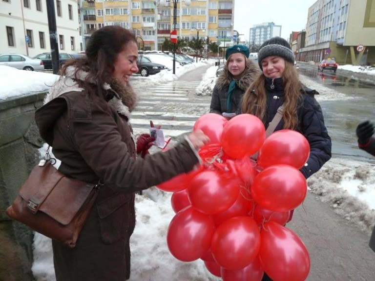 Czerwone balony na znak odejścia komunizmu