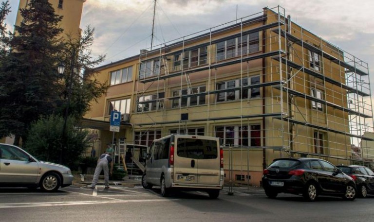 Ruszyli z przebudową ratusza