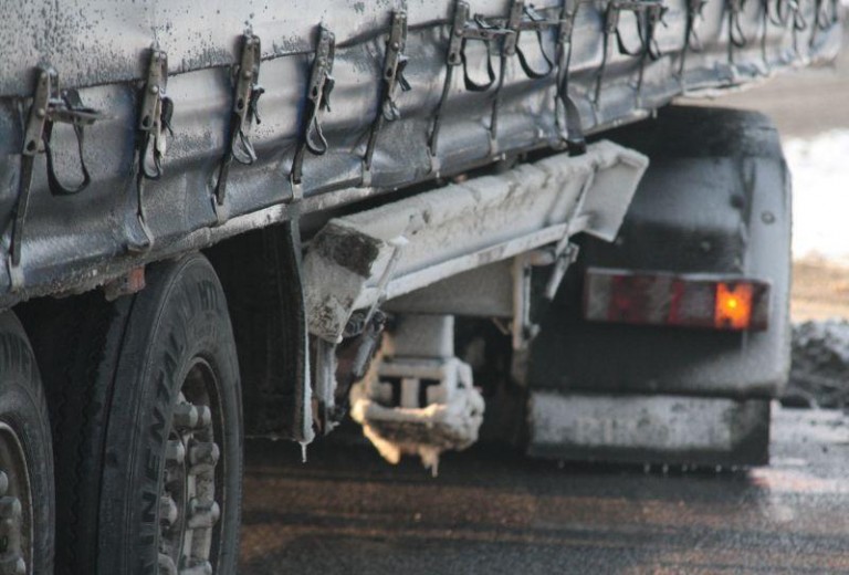 Zderzenie ciężarówki z dostawczakiem