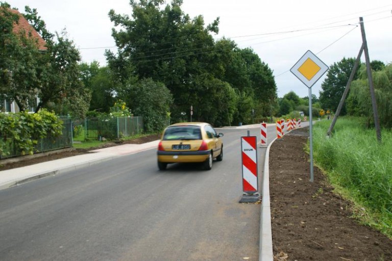 Utwardzą pobocze dla pieszych