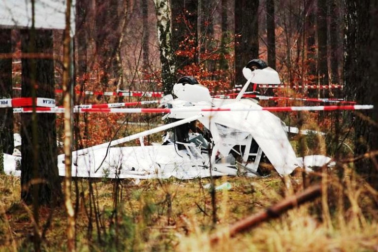 Śledczy badają wypadek policyjnej awionetki