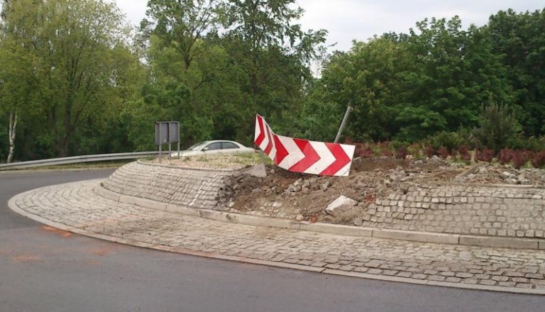 Dziura w rondzie to już tradycja