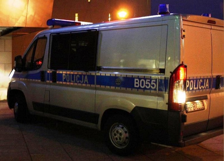 Napad za klubowy szalik i koszulkę