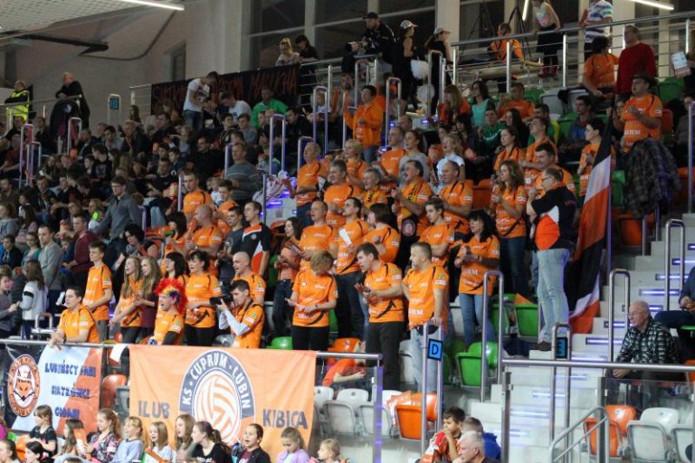 Siatkarskie rozgrywki kibiców