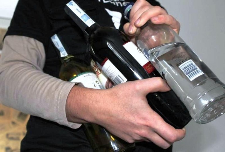 Ukradł wódkę i nie chciał oddać