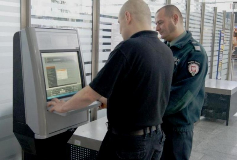 Celnicy postawili swój kiosk