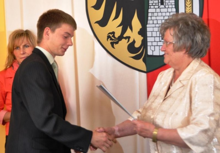Wymagania wzrosły, stypendystów ubyło