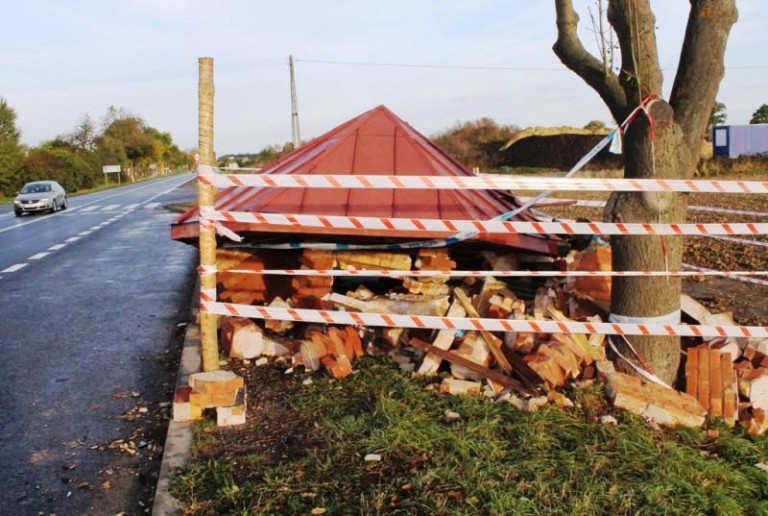 Zawalił się na auto, teraz będzie nowy