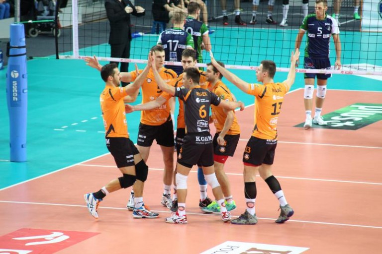 Cuprum zagra w Warszawie