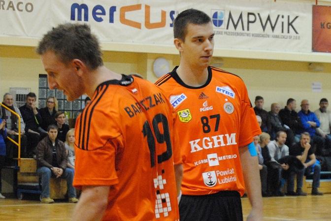 Parkiet należał do nich