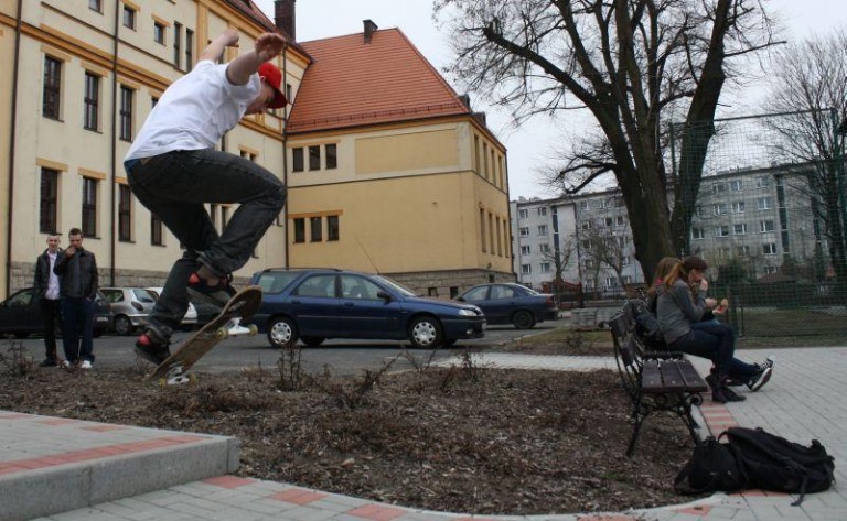 Od przebrań wolą grilla