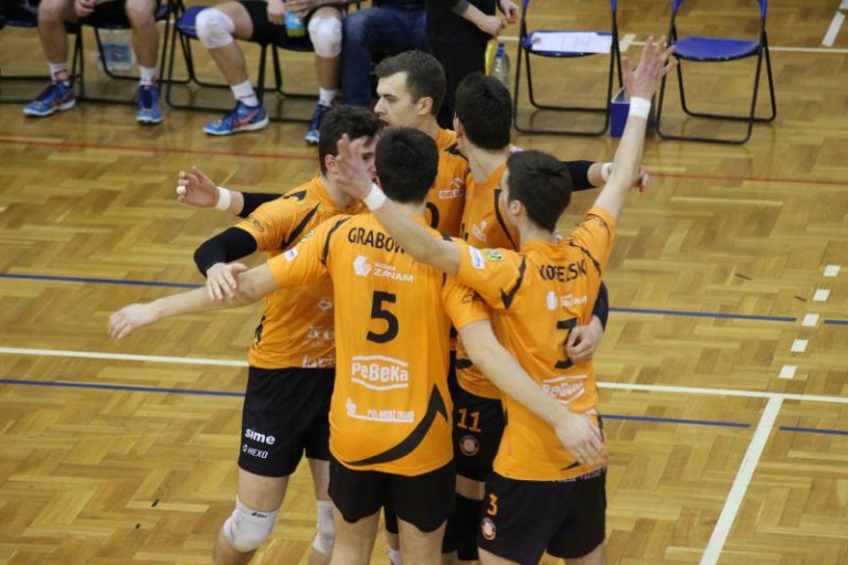 Wyrównana potyczka Cuprum ze Skrą