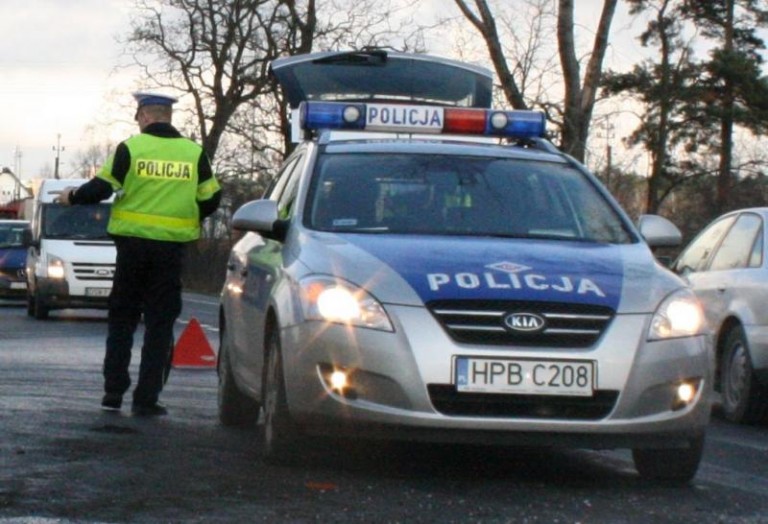 Autobus zderzył się z osobówką