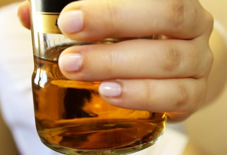 Praca za dwie butelki whiskey