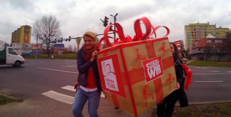 Paczka wędruje po Lubinie