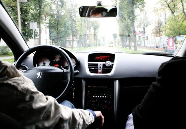 Pijana wiozła dzieci i poszarpała policjantów