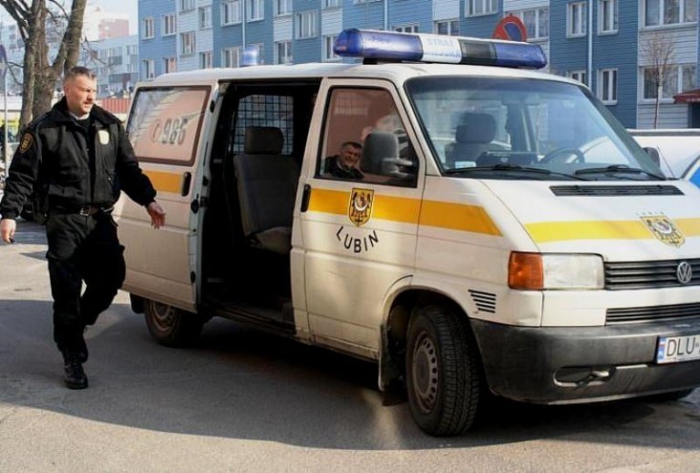 Strażnicy kontrolują prędkość